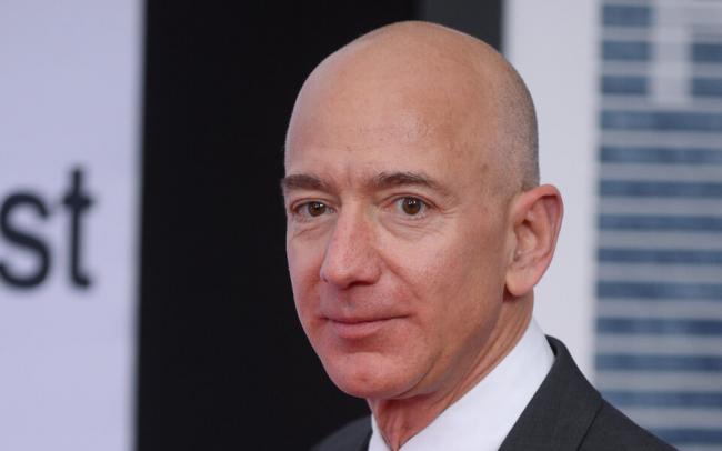 Основатель Amazon Джефф Безос покинул должность гендиректора компании