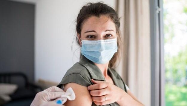 Вакцинация от COVID-19 снижает риск тяжелого течения болезни в 15 раз - Минздрав Украины
