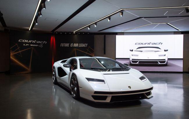 Lamborghini возродила легендарный суперкар Countach (ФОТО) 