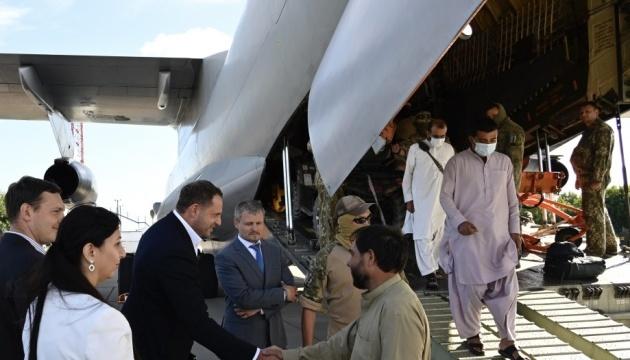Из Афганистана шестью рейсами вернули домой более 650 украинцев