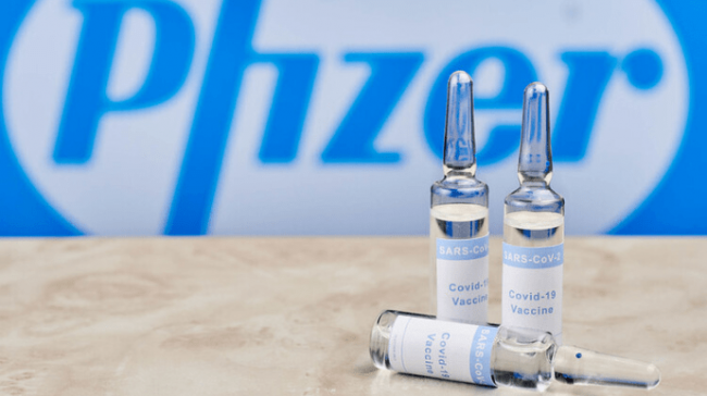 В Pfizer назвали срок возврата к нормальной жизни после пандемии COVID-19 