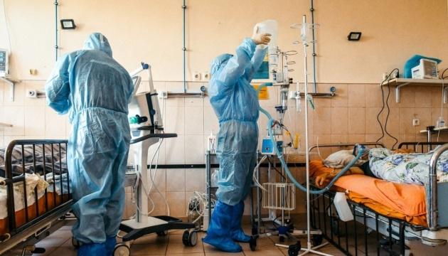 После трех месяцев роста уровень COVID-госпитализаций в Украине вышел на «плато» 