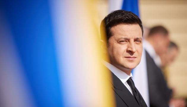 Зеленский обратился к украинцам: Мы — непобедимый народ, потому что у нас есть достоинство