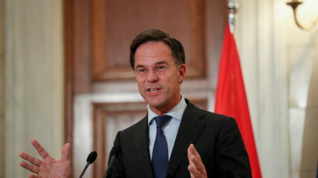 Премьер Нидерландов назвал "идиотами" участников коронавирусных беспорядков