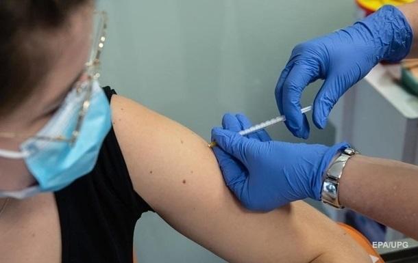В Минздраве Украины рассказали, кто получит третью дозу вакцины от коронавируса