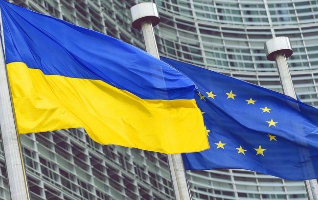 Страны ЕС упрощают доставку гуманитарной помощи в Украину
