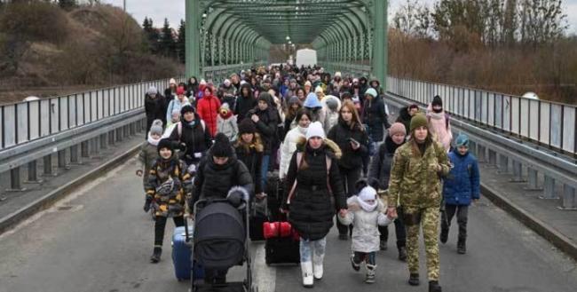 Часть украинских беженцев заберут из Польши в Грецию