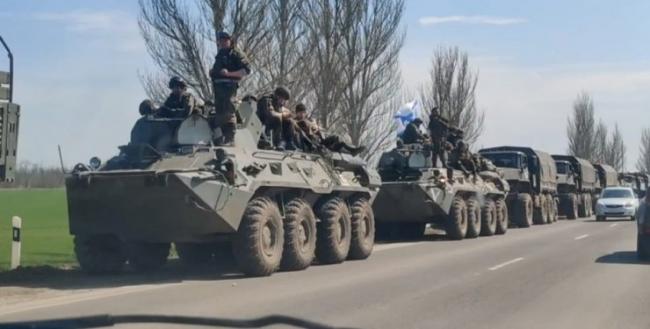 Колонна российских войск движется в сторону Донбасса, — CNN