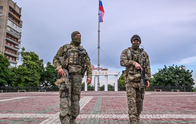 ВСУ ударили по базе россиян в Мелитополе: сотни убитых и раненых
