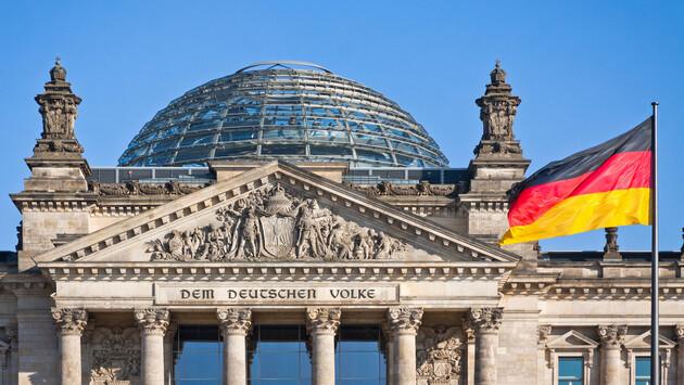 В немецком Бундестаге призывают дать Украине больше оружия и быстро
