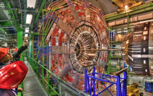 В ЦЕРН допустили возможность остановки Большого адронного коллайдера