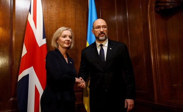 Премьер-министры Украины и Британии обсудили укрепление стратегического партнерства