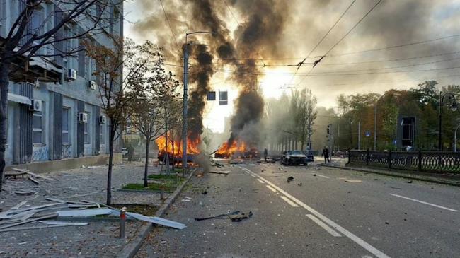 Массированный ракетный удар по Украине: в некоторых областях есть попадания, в Киеве - жертвы