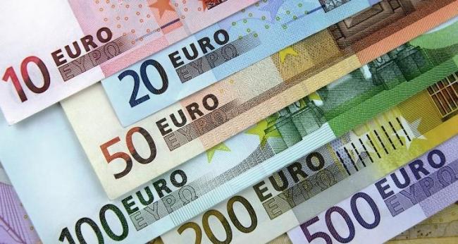 Евро валится в обменниках. Курс валют в пятницу, 17 февраля
