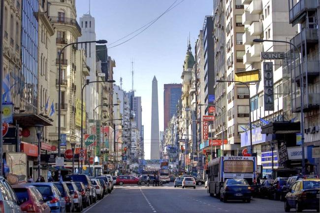 Инфляция в Аргентине взлетела выше 100% впервые за 30 лет. Одна из причин – война в Украине