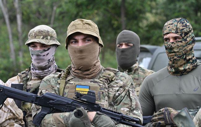 Украина наносит глубокие удары и накапливает боеприпасы перед контрнаступлением, - CNN