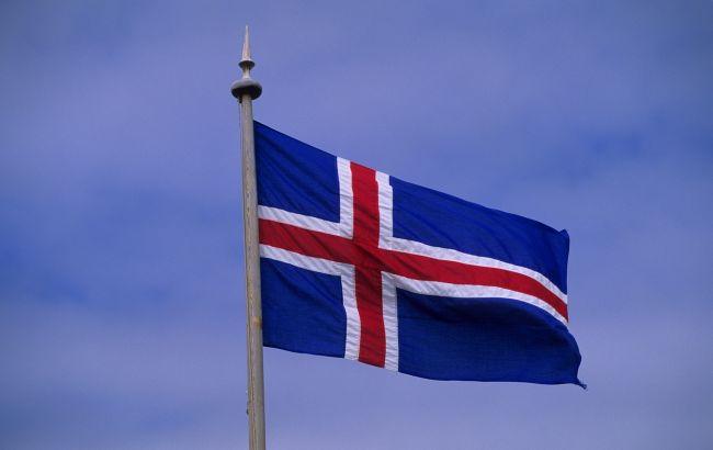 Исландия приостанавливает работу посольства в Москве. Аналогичного шага требует и от России