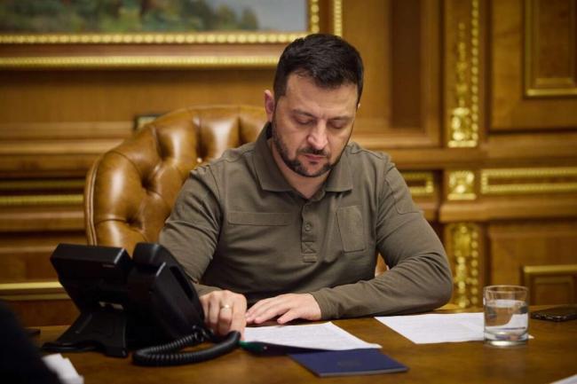 Зеленский подписал законы о реструктуризации кредитов для жителей прифронтовых городов и переселенцев
