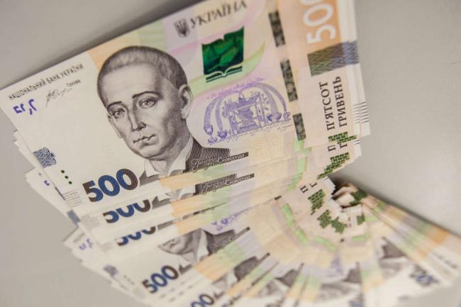 Плюс почти 2000 грн за месяц: в Украине резко выросла средняя зарплата
