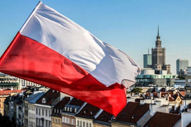 Польша в 2024 году начнет сокращать финпомощь украинским беженцам