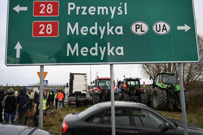 Польские фермеры перекрыли границу до 3 января