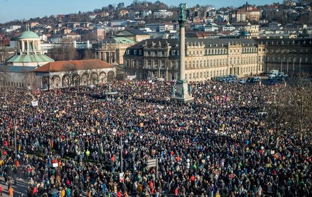 В Германии массовые протесты против ультраправой партии
