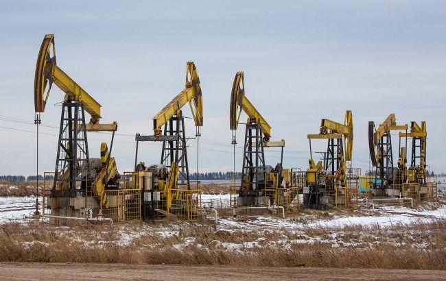 Мировые цены на нефть выросли из-за проблем в США и России