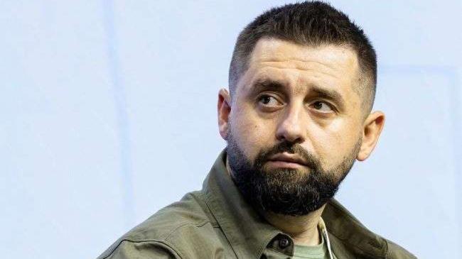 Арахамия предлагает депутатам и чиновникам пройти военные учения