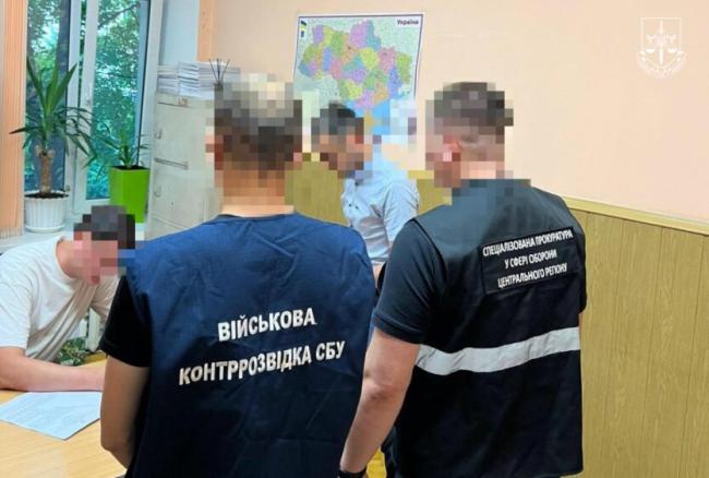 Минобороны, ТЦК, воинские части: правоохранители заявили о разоблачении схем по хищению оборонных средств по всей Украине
