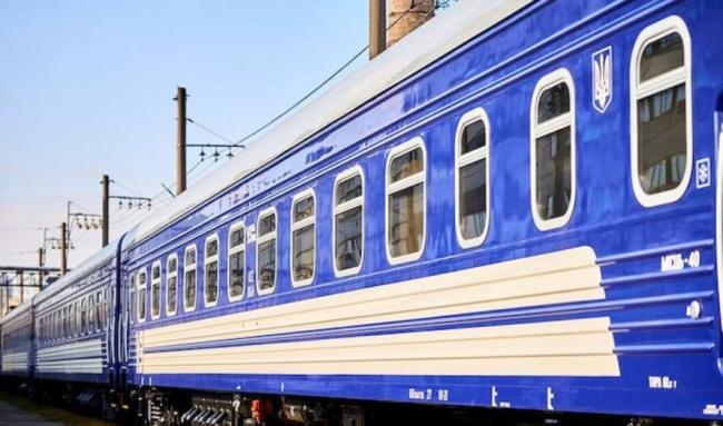 С 1 сентября "Укрзализныця" прекратит продажу билетов на старом сайте