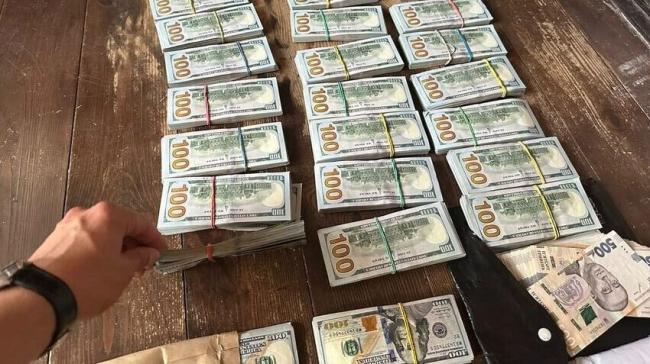 Адвокати заперечують, що у Бориспільського воєнкома вилучили сотні тисяч доларів