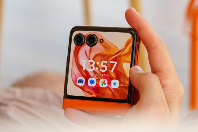 Motorola открыла предзаказы на новую модель Razr 50s