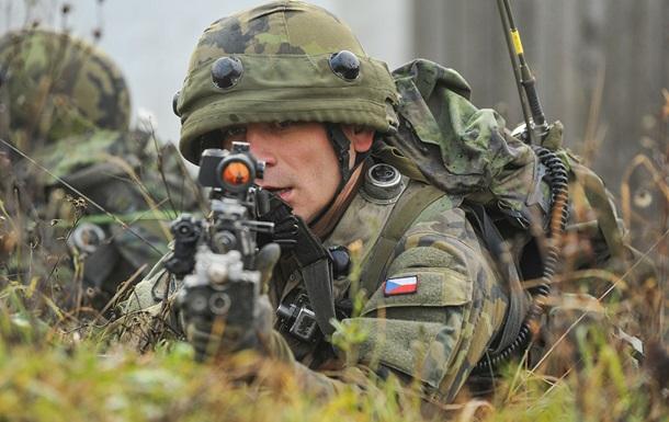 В Чехии объяснили, почему не всем добровольцам разрешают идти на войну