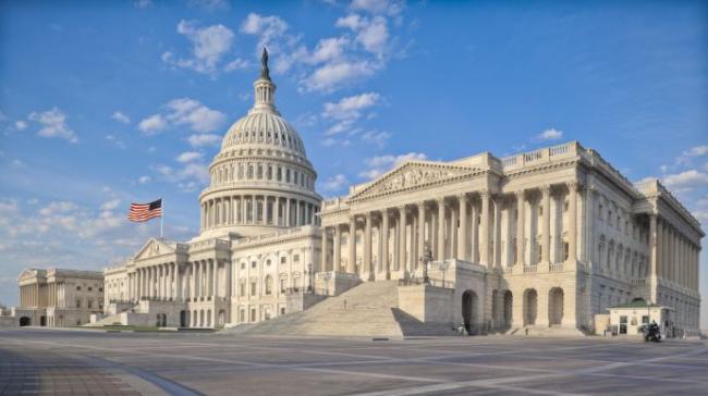В Конгрессе США угрожают санкциями странам, которые не захотят принимать своих мигрантов