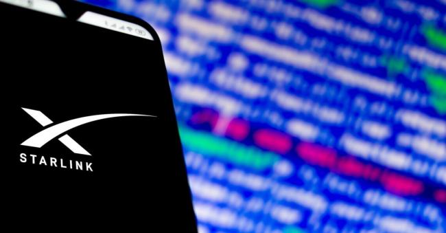 Канада отвечает США: в магазинах изымают алкоголь, Онтарио отказывается от Starlink