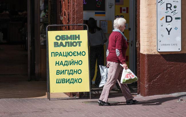 Доллар и евро подорожали в обменных пунктах