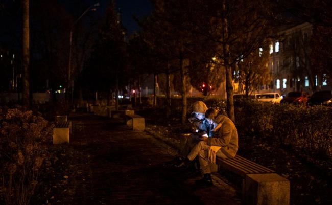 Больницы со светом, фасады и реклама - без: Кабмин решил, как облегчить графики отключений