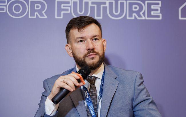 Сколько украинцев за границей и какие соцвыплаты им начисляют: ответ Минсоца