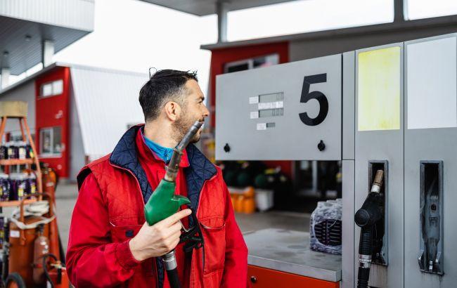 Цены как в Польше: почему топливо в Украине стремительно дорожает