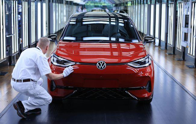 Автогиганты массово отказываются от производства электромобилей