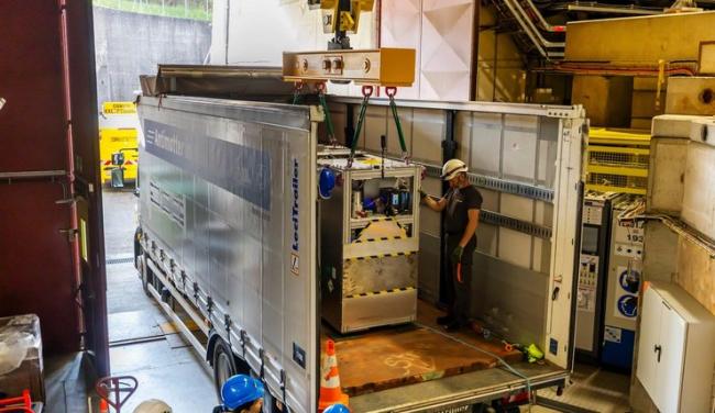 Физики впервые в истории перевезли бутылку антиматерии с завода CERN