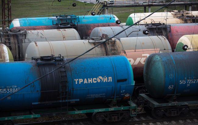 Атаки Украины сделали неизбежным сокращение добычи нефти в РФ, - Reuters
