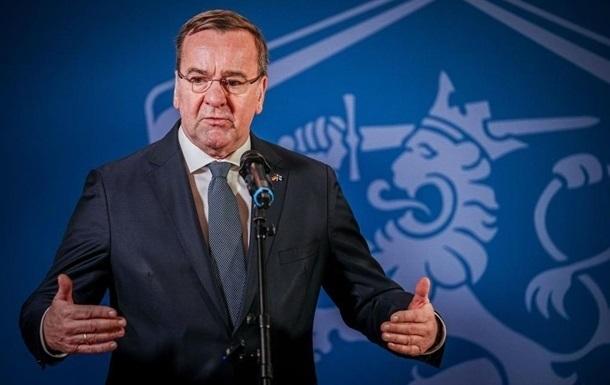 Минобороны Германии прокомментировало запрет на выезд мужчин за границу