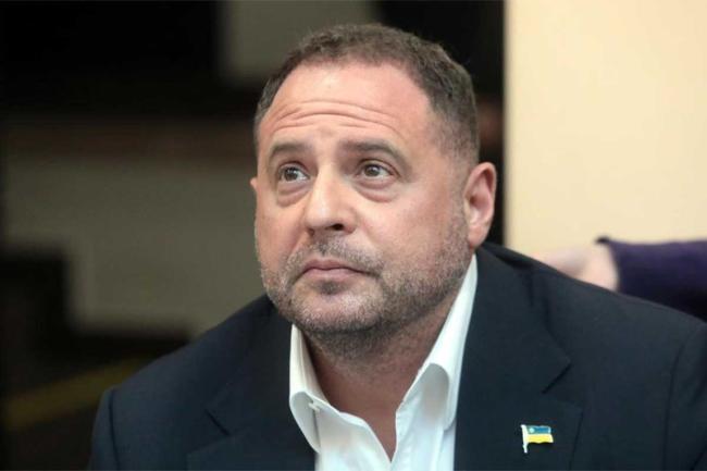 Ермак поблагодарил за собранный залог и пообещал остаться в Украине