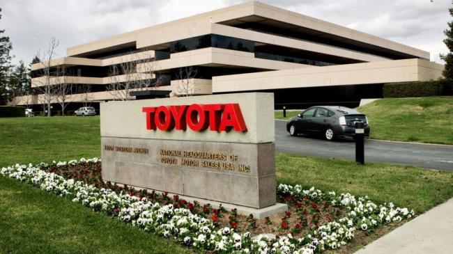 Toyota впервые с 2003 года потеряла статус самой дорогой компании Японии