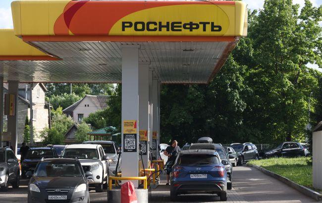 Россия выпрашивает дополнительные партии бензина в Индии