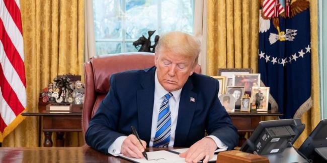 США ввели 50-процентную пошлину на импорт из Канады