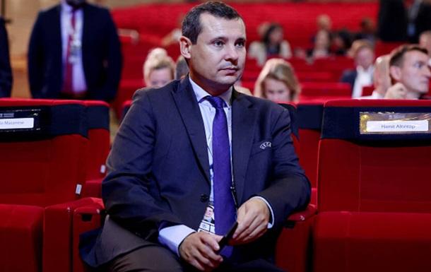 Скандал в ФИФА: директор покинул пост после критики Инфантино Скандал в ФИФА: директор покинул пост после критики Инфантино