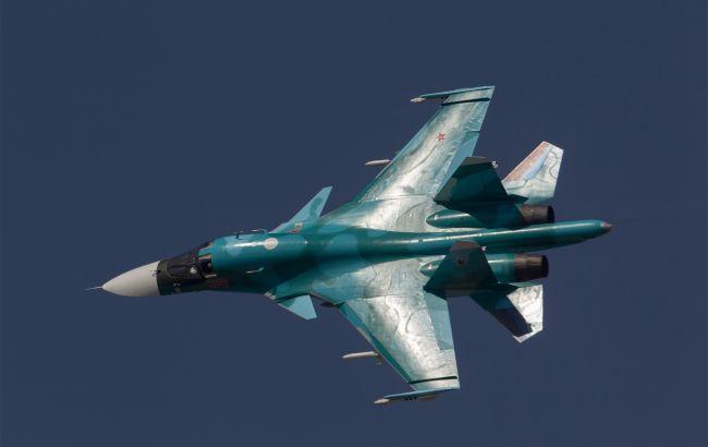 Силы обороны поразили самолет Су-34, аэродром и НПЗ в России