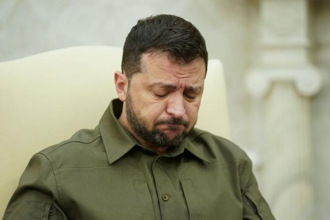 Зеленский на четвертом месте по доверию украинцев: опрос КМИС